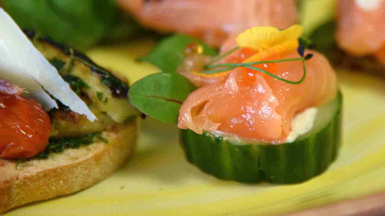 Fingerfood Catdring Kunzmahl Lachs mit Gurke