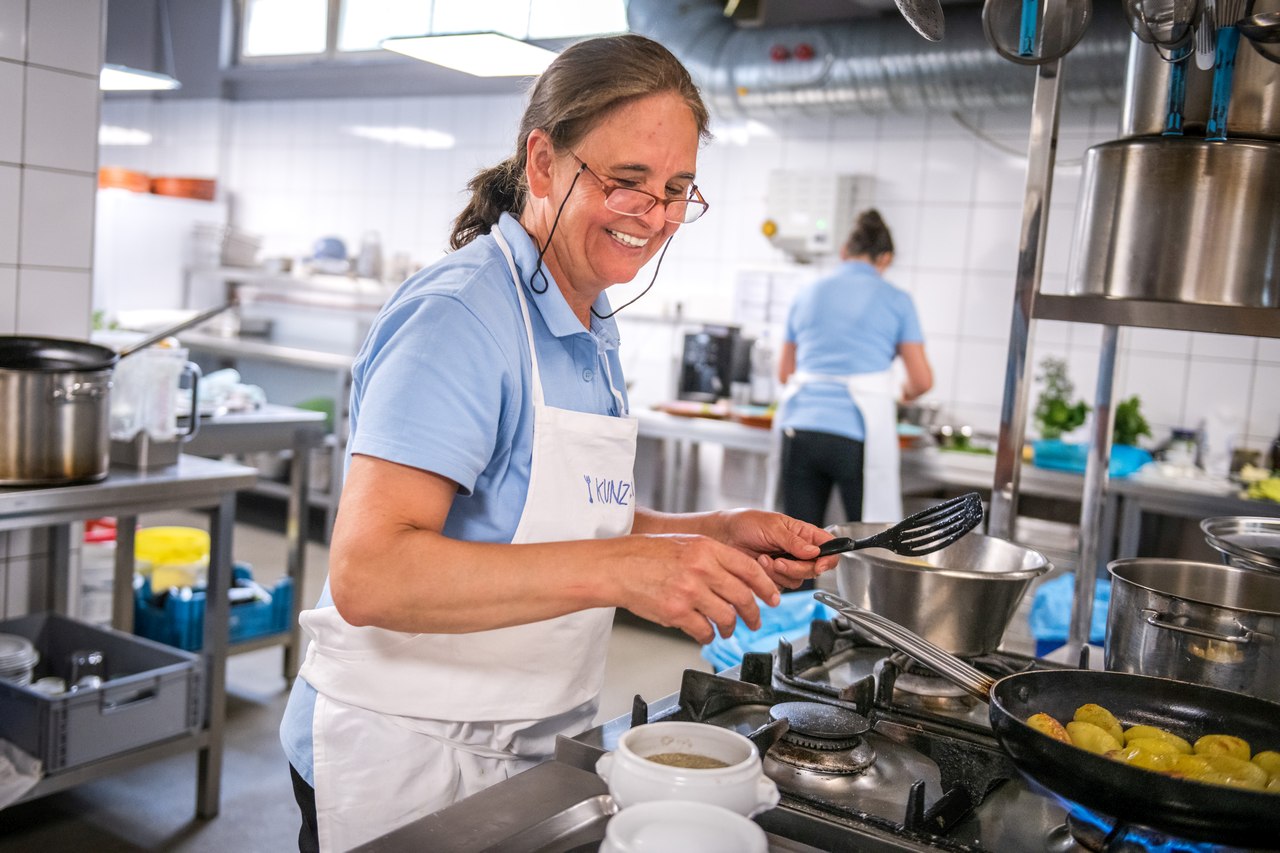 Mitarbeiterin Catering Köln Tarife